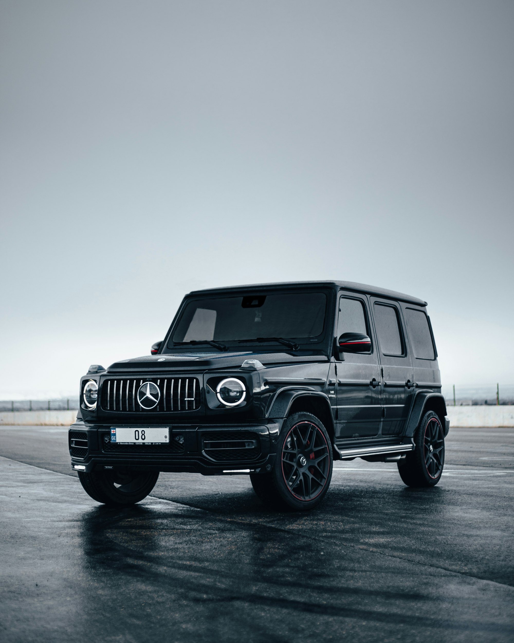 Black Mercedes-AMG G 63